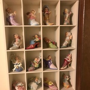 Tiny Dreamers shoe figurines